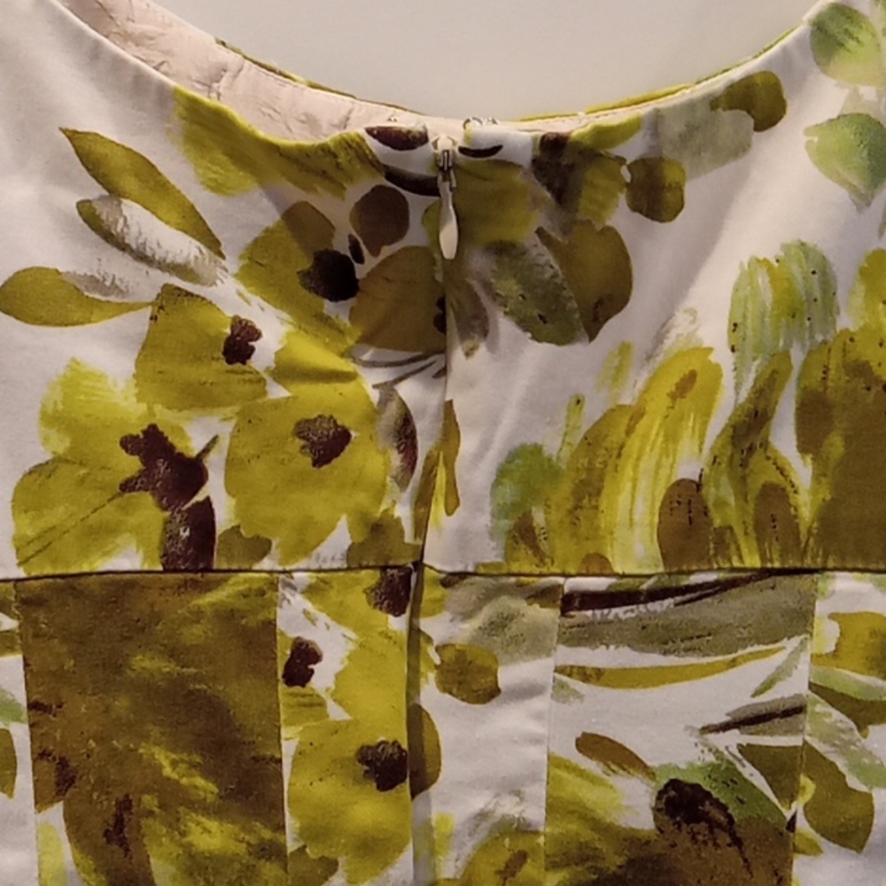 New Directions Midi Dress with Green and White Leaf Pattern - Picture 6 of 7